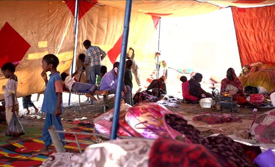 نازحون في مخيم أبو النجا في القضارف، من الفارين من العنف في كادوقلي - عاصمة جنوب كردفان بالسودان.